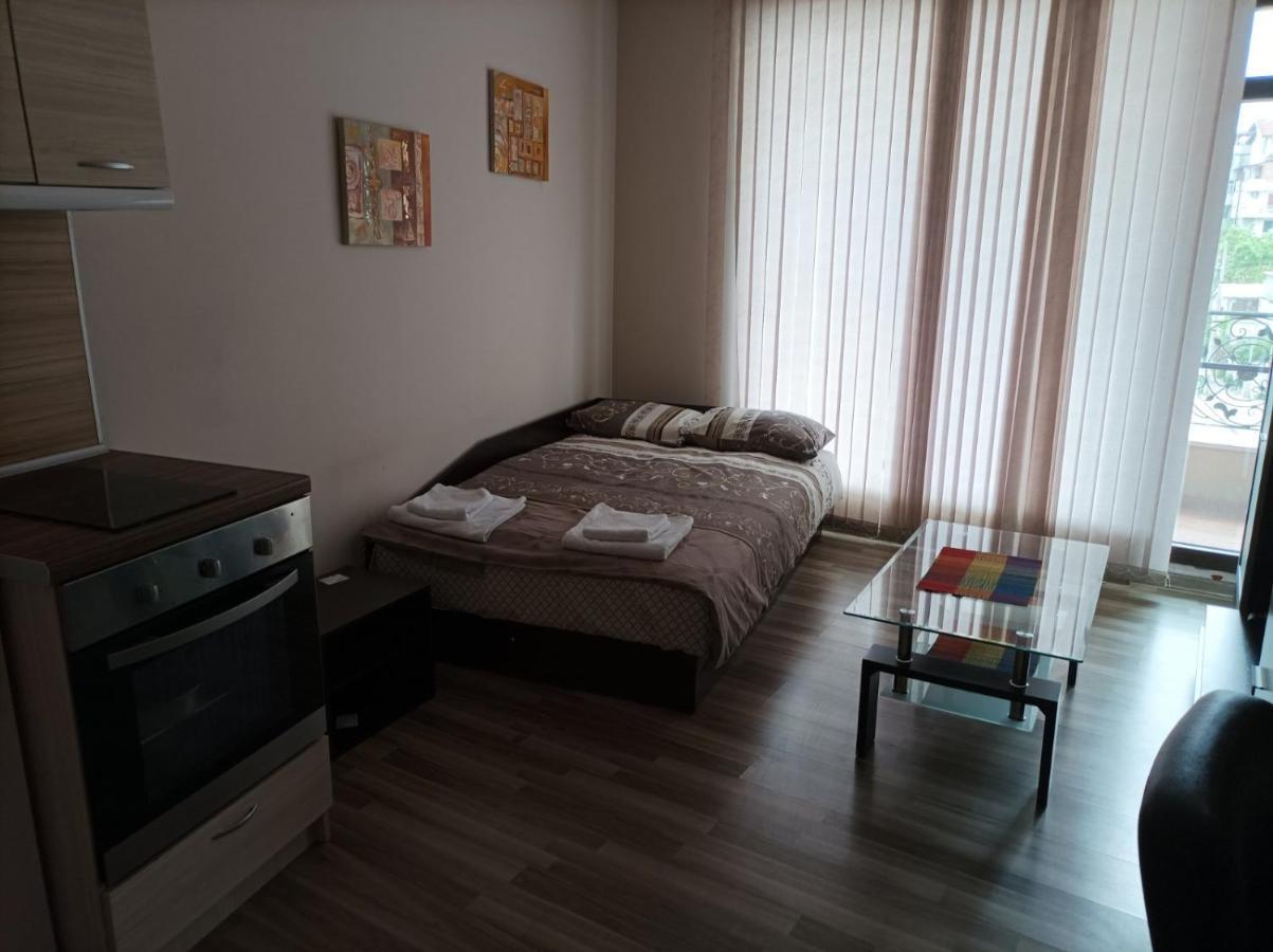 6 - Vasil Aprilov Apartment *